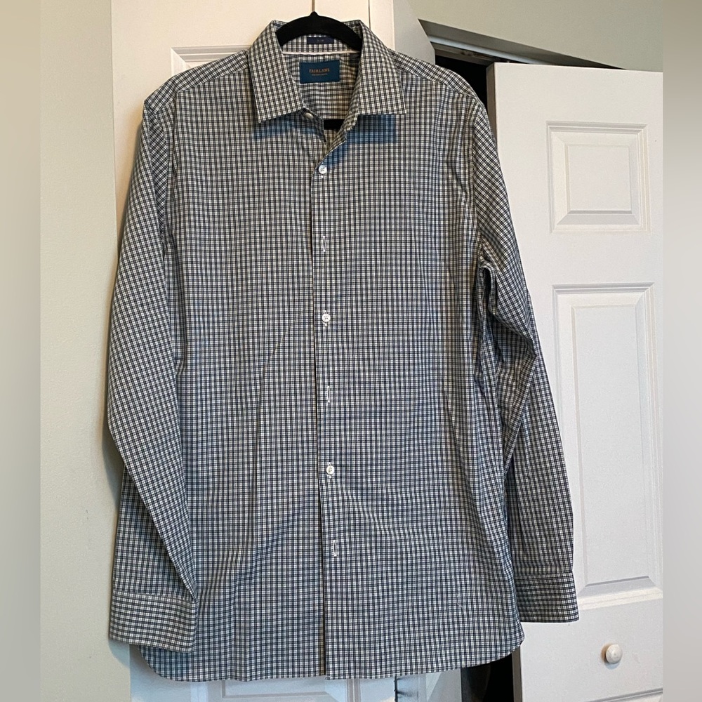 Slim fit no iron stretch button down